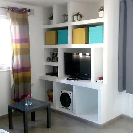 Bueno Apartment Tias
